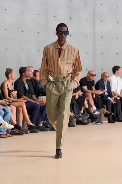 Look 23